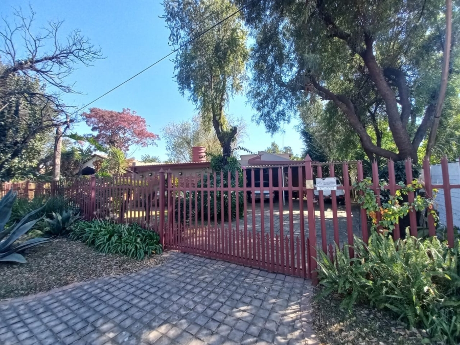 3 Bedroom Property for Sale in Rustenburg Central North West